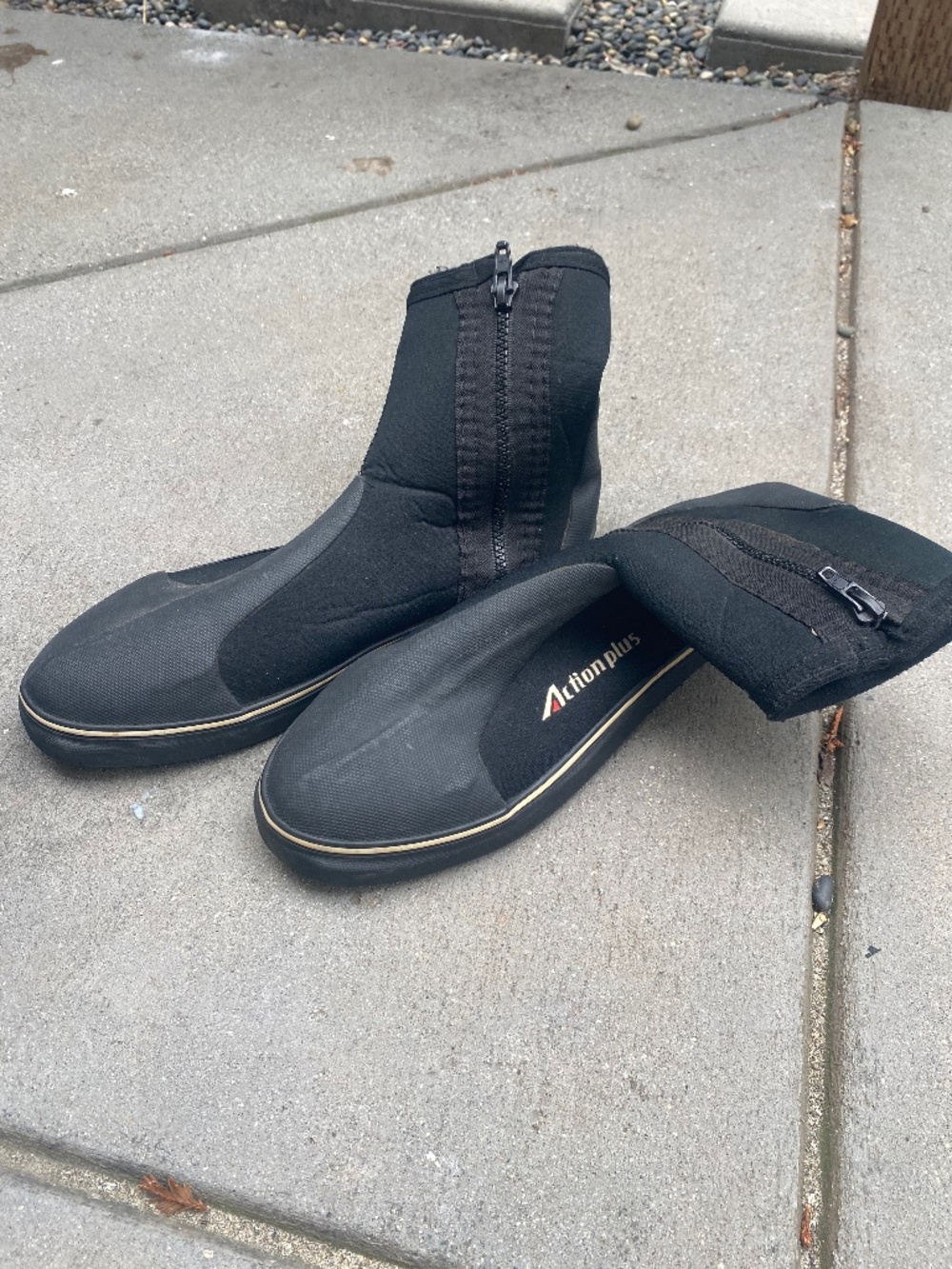 Dive boots